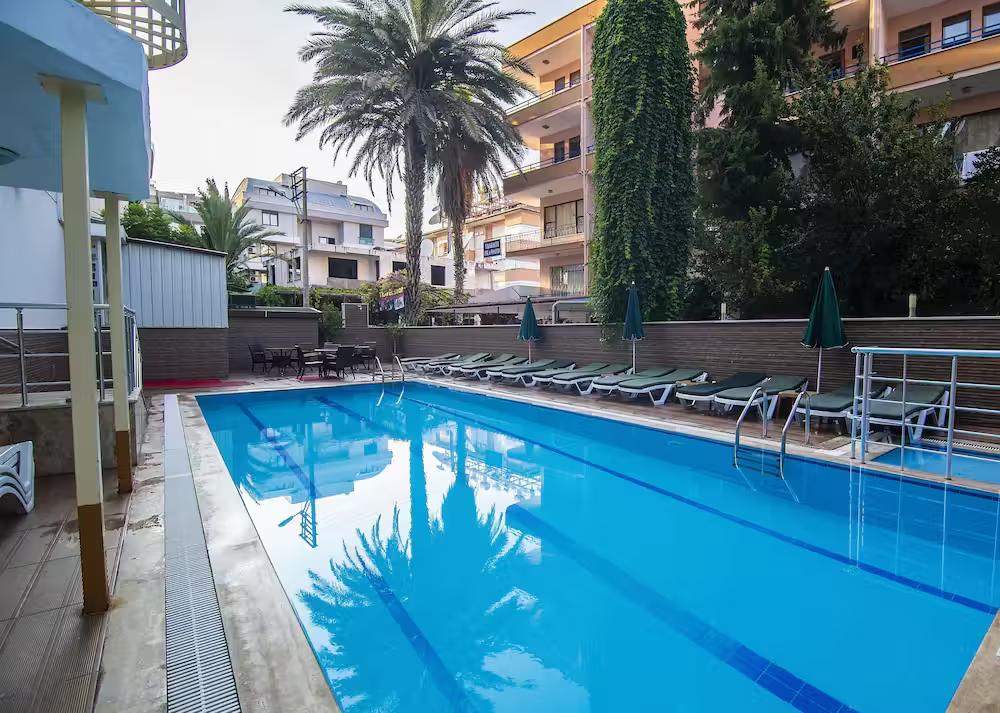 Hotel Kleopatra Blue Hawaii