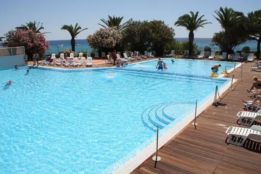 TH COSTA REI Free Beach Resort