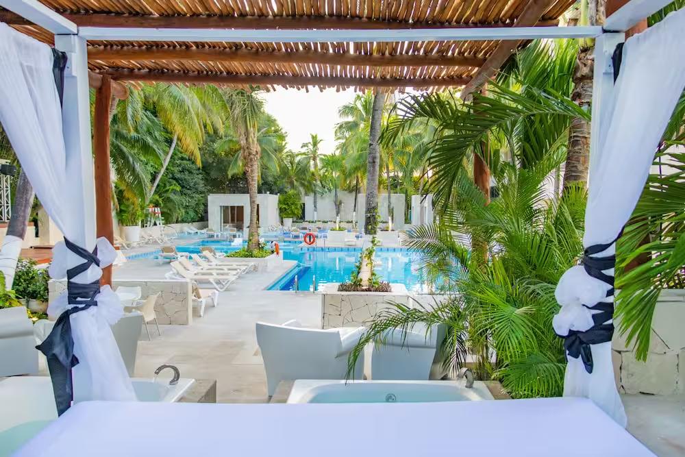 Smart Cancun Leisure City Hotel