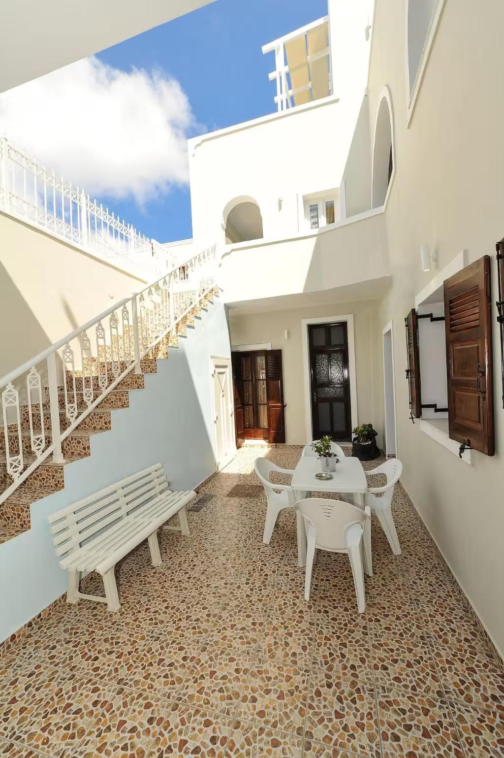 Villa Asterolithos