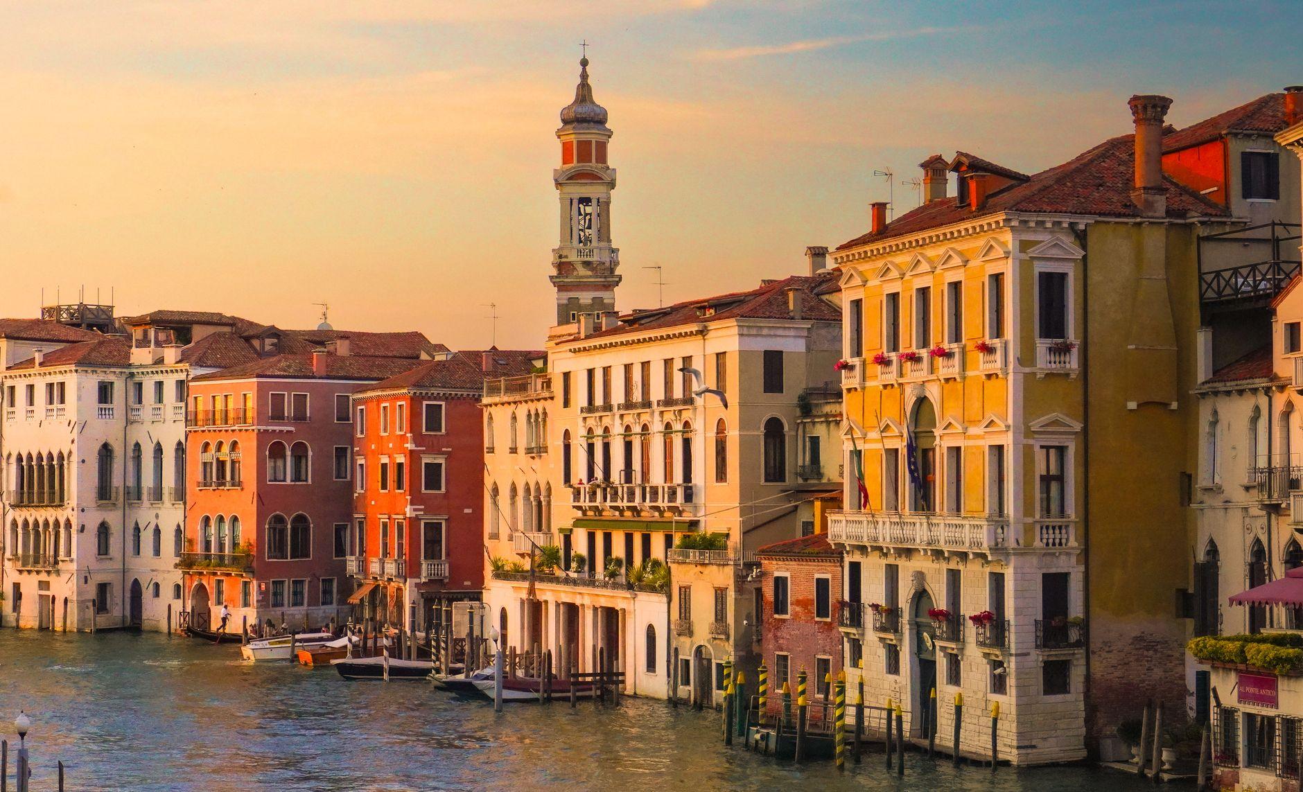 Romantic City Breaks to Italy โ Italy